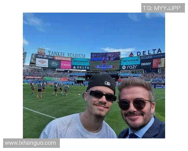 欧美足球明星妻子的时尚生活与背后故事揭秘 欧美足球明星妻子的时尚生活与背后故事揭秘