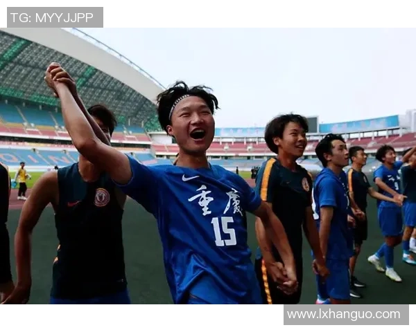 重庆足球队荣登足球配合排行榜第八名展现团队实力与默契 重庆足球队荣登足球配合排行榜第八名展现团队实力与默契