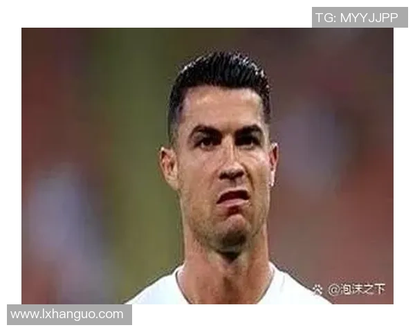 足球明星C罗的保镖揭秘:如何保护世界顶级球员的安全与隐私 足球明星C罗的保镖揭秘:如何保护世界顶级球员的安全与隐私